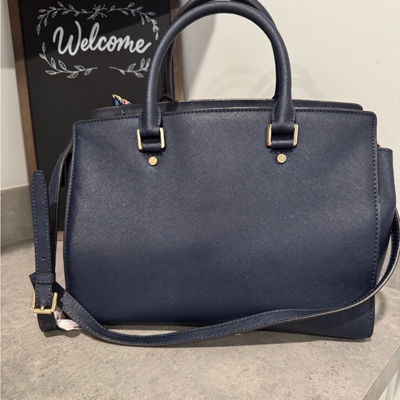 Michael Kors Navy Saffiano Leather Lg Selma with Shoulder Strap-EUC! - Picture 4 of 11
